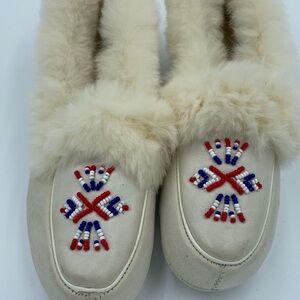 Vintage Moccasins Women 4 Narrow Slippers Rare Native EUC HH09
